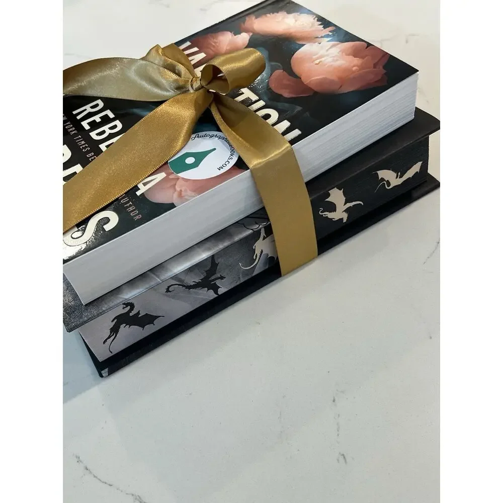 Onyx Storm Sprayed Edges Rebecca Yarros Gift Bundle Autographed Variation Book